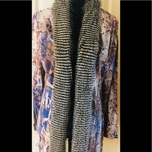 Snake print jacket w fur collar